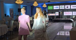 Moda sa srcem: Održana humanitarna modna revija Umetničke škole Održana humanitarna modna revija Umetničke škole