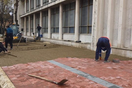 Tasković: Krenulo popločavanje behatonom u Voždovoj, rok 60 dana Popločavanje behatonom u Voždovoj ulici