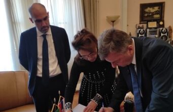 Univerzitet u Nišu potpisao sporazum o saradnji za promociju italijanskog jezika i kulture Potpisan sporazum o saradnji za promociju italijanskog jezika i kulture