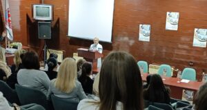 Podrška deci počinje u porodici: Niš pomaže razvoju mreže ranih intervencija Sastanak posvećen unapređenju saradnje i razmeni iskustava u okviru programa porodično orijentisanih ranih intervencija