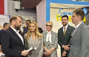 Niški aerodrom spreman za letnju turističku sezonu, stižu i nova ulaganja Štand aerodroma Konstantin velikog