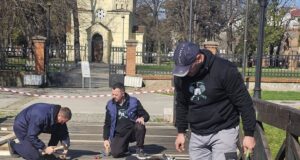 Volonteri sanirali mostić preko Gabrovačke reke kod Ćele kule Volonteri sanirali mostić preko Gabrovačke reke kod Ćele kule