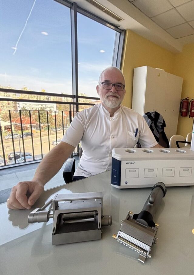 prof. dr Predrag Kovačević sa novom opremom za vrhunsku rekonstruktivnu hirurgiju
