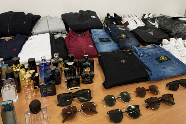 Garderoba, parfemi, naočare