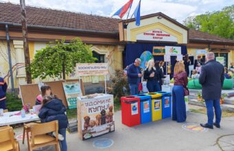 Mali čuvari planete: Manifestacija „Čuvaj-brani-hrani” održana u parku Čair Dan planete Zemlje i Dan kućnih ljubimaca