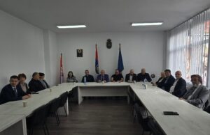 Ministar Bela Balint sa rukovodstvom Fakulteta srpskih studija Ministar Bela Balint sa rukovodstvom Fakulteta srpskih studija