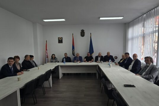 Ministar Bela Balint sa rukovodstvom Fakulteta srpskih studija Ministar Bela Balint sa rukovodstvom Fakulteta srpskih studija