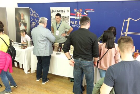 Merak i ja: Održan prvi festival rakije u Nišu Nais rakija fest