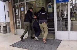 Uhapšen osumnjičeni za pljačku i silovanje taksistkinje kod Merošine Uhapšen osumnjičeni za pljačku i silovanje taksistkinje kod Merošine