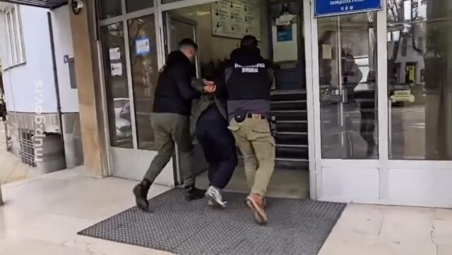 Uhapšen osumnjičeni za pljačku i silovanje taksistkinje kod Merošine