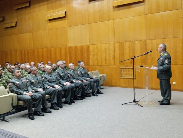 Uručeni prvi ugovori o radu na neodređeno vreme najboljim profesionalnim vojnicima