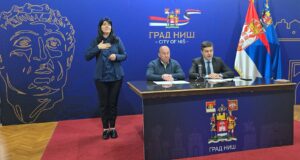 Znakovni jezik prvi put na konferenciji u Gradskoj kući Znakovni jezik prvi put na konferenciji u Gradskoj kući