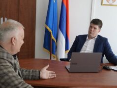 Pomoćnik ministra državne uprave i lokalne samouprave u poseti Skupštini grada Niša Darko Nikolić i Radovan Arežina