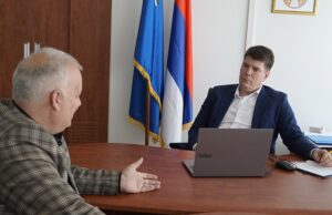 Pomoćnik ministra državne uprave i lokalne samouprave u poseti Skupštini grada Niša Darko Nikolić i Radovan Arežina