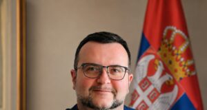 Doc. dr Milan Lazarević: TRI KLjUČNA KORAKA ZA HITAN NAPREDAK UKC NIŠ Doc. dr Milan Lazarević
