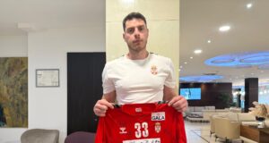 Dres rukometne reprezentacije Srbije sa potpisima igrača na licitaciji LFN Dres rukometne reprezentacije Srbije sa potpisima igrača na licitaciji LFN