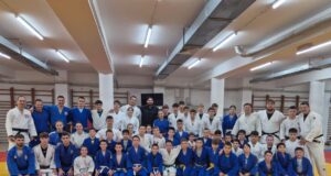 Karabatić u rodnom gradu. Najbolji rukometaš svih vremena posetio mlade džudiste Džudo klub Kinezis i Nikola Karabatić