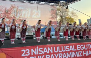 Niški Đerdani zasijali na Bosforu Folklornog društva Đerdan