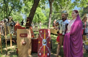 NIŠ SE VRAĆA U DOBA RIMSKIH IMPERATORA: SPEKTAKL LEGIONARA, GLADIJATORA I VATRENI ŠOU OTVARAJU GRADSKU SLAVU