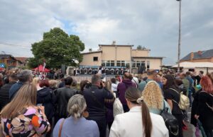 Mali čuvari tradicije zablistali na festivalu folklora u Donjem Međurovu Manifestacija Đurđevdan kraj Morave