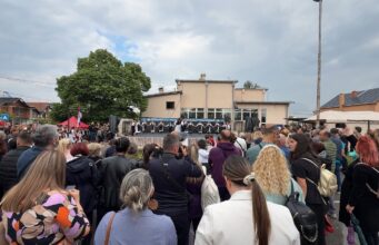 Mali čuvari tradicije zablistali na festivalu folklora u Donjem Međurovu Manifestacija Đurđevdan kraj Morave