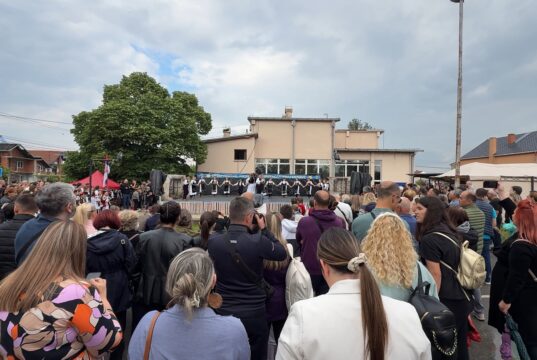 Mali čuvari tradicije zablistali na festivalu folklora u Donjem Međurovu Manifestacija Đurđevdan kraj Morave