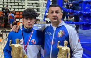 Održan međunarodni turnir u Nišu, omladinac domaćina proglašen za najboljeg boksera Danilo Šćepanović sa trenerom