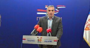 Grad Niš raspisuje javni poziv za stipendiranje 50 romskih učenika i pet studenata