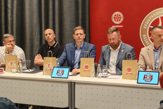 Prodaja karata za Fajnal for na biletarnici Sportskog centra „Čair“ Press Fajnal for