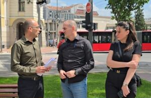 Saslušana četiri svedoka u postupku za ubistvo dečaka u Niškoj Banji, ročište prekinuto zbog intervencije hitne pomoći Roditelji ubijenog Andreja Simića i advokat Knežević