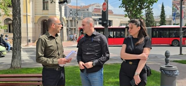 Roditelji ubijenog Andreja Simića i advokat Knežević