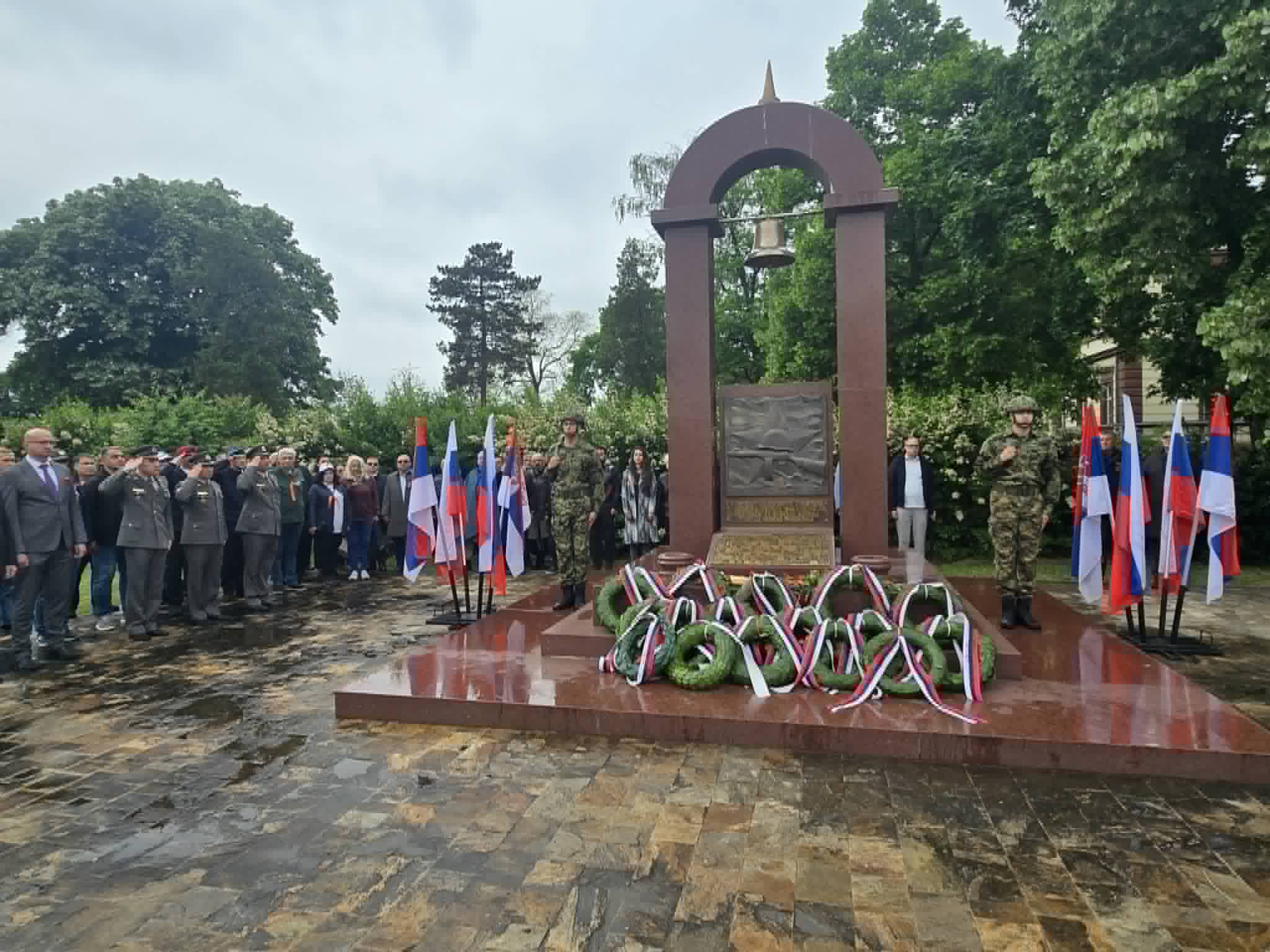 Spomenik palim sovjetskim vojnicima 
