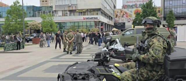 Vojska Srbije predstavila mogućnosti zaposlenja i opremu na Trgu kralja Milana
