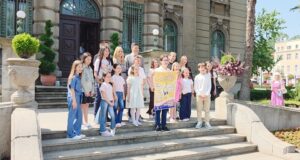 Majska pesma večeras na Letnjoj pozornici, učesnici posetili Gradsku kuću