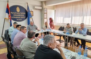 Održana sednica Okružnog štaba za vanredne situacije: razmatrane poplave, požari, vodosnabdevanje i stanje elektro-mreže