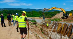 Mesarović obišla radove na izmeštanju Suvodolskog potoka: Radovi na teku planiranom dinamikom, završetak do decembra