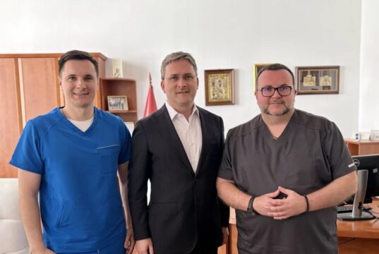 Ministar kulture Selaković posetio Klinički centar u Nišu Ministar kulture Selaković posetio Klinički centar u Nišu