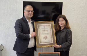 Maša je najbolja studentkinja Medicinskog fakulteta sa svim desetkama. Sad je dobila i priznanje Dr Miodrag Lazić Mladen Đurić i Maša Radenković