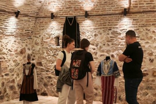 Niš kroz vekove – otvorena izložba narodnih nošnji u Barutani Niš kroz vekove - otvorena izložba narodnih nošnji u Barutani