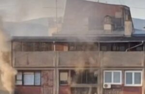 Požar u stanu na XI spratu zgrade u Nišu: Četiri osobe prevezene u UKC Požar Maksima Gorkog Niš