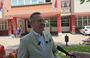 Završni ispit iz srpskog protekao bez problema. na raspolaganju oko 5.350 mesta u srednjim školama Predrag Nešović