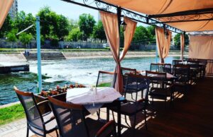 Restoran Gusar uz najlepši ambijent i ukus koji osvaja Restoran Gusar bašta