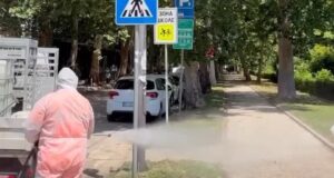 Posle nevremena i izlivanja kanalizacije, JKP „Mediana” dezinfikuje javne površine širom Niša Dezinfekcija javnih površina