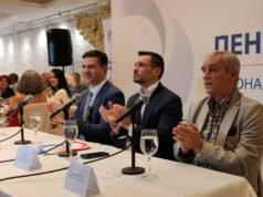 Ognjenović niškim penzionerima predstavio mere pomoći Dragoslav Pavlović Relja Ognjanović prof. dr Andrea Savić