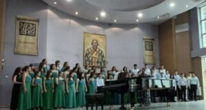 Horovi iz Atine, Doboja i Niša obeležili Petrovdan zajedničkim nastupima