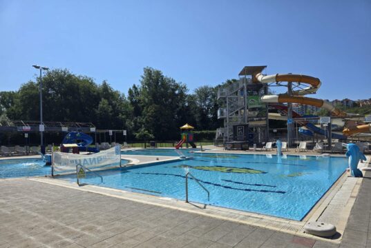 Sezona na bazenima SC „Čair” protiče bez većih incidenata, bezbednost kupača na prvom mestu