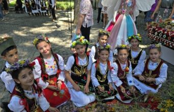 Ivanjski venčići ukrasili Nišku tvrđavu i oživeli stare običaje Ivanjski venac