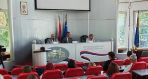 U Nišu održano javno slušanje predloga izmena zakona o finansiranju političkih kampanja Javno slušanje predloga izmena zakona o finansiranju političkih kampanja