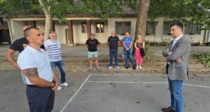 Pavlović sa meštanima Sićeva o rešavanju vodosnabdevanja i zaštiti pećine Balanica