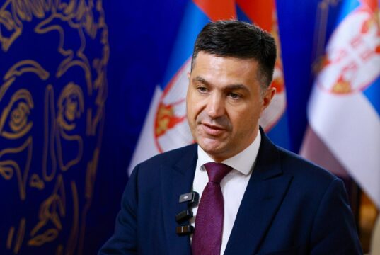 „Ne znamo ko je glavni i ne znamo u kom pravcu žele da vode zemlju“, Dragoslav Pavlović, prvi čovek niških naprednjaka, komentarisao je objavljenu blokadersku studentsku listu koja je spremna za predstojeće najavljene izbore, gostujući u jutarnjem programu TV Pink